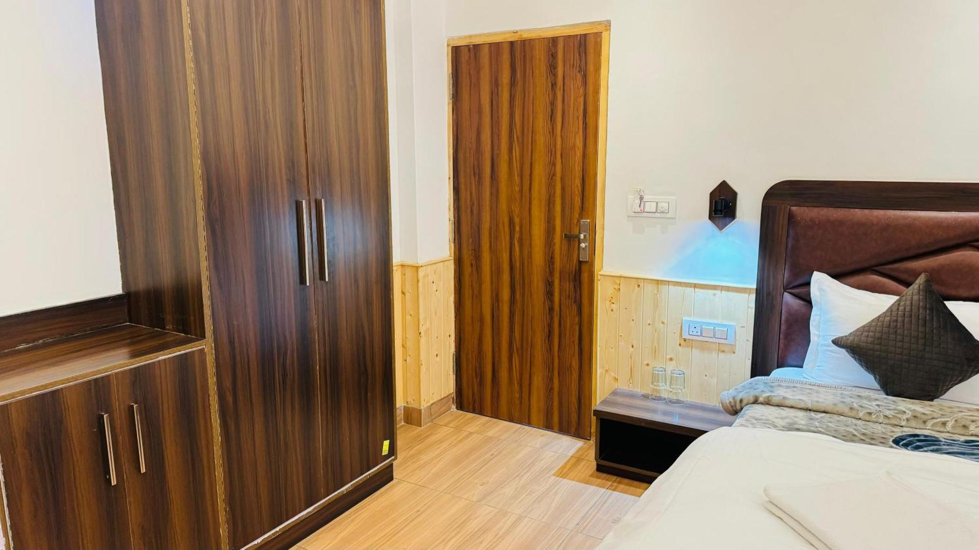 The Midnight Garden Manali Hotel Екстериор снимка